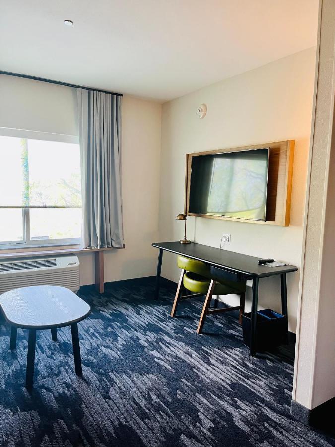 Fairfield Inn & Suites By Marriott Staunton Buitenkant foto